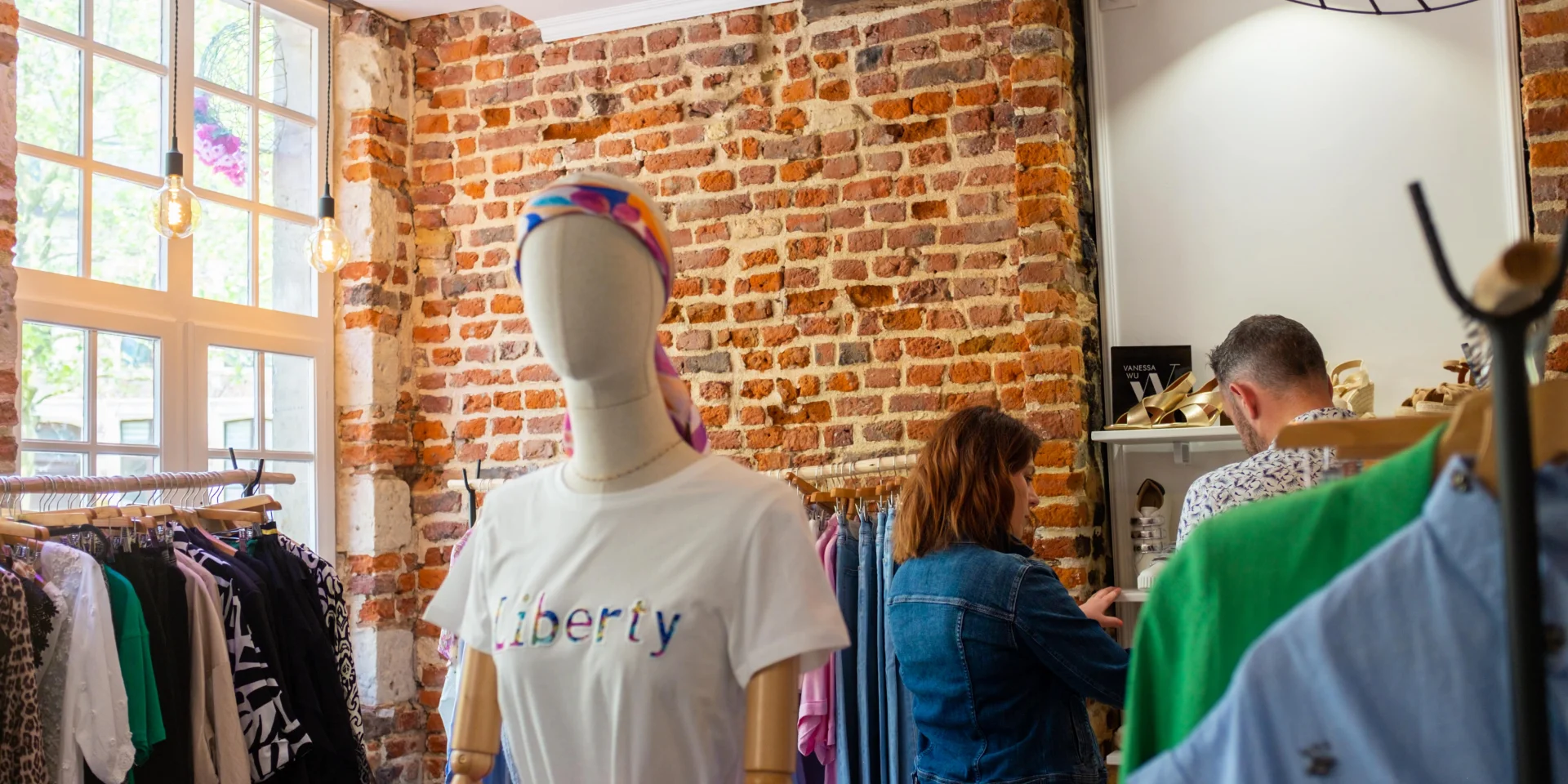 Intérieur d'un magasin dans le Vieux Valenciennes
