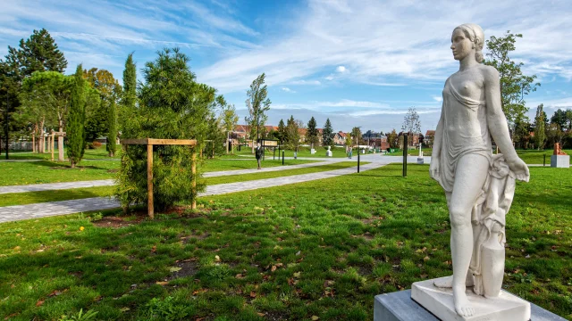 Statue dans le parc des Prix de Rome de Valenciennes