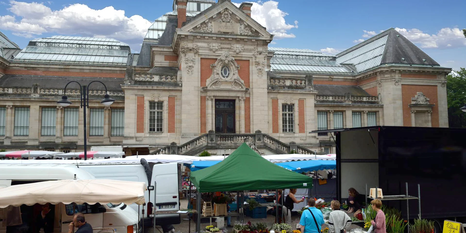 Valenciennes market Place Verte